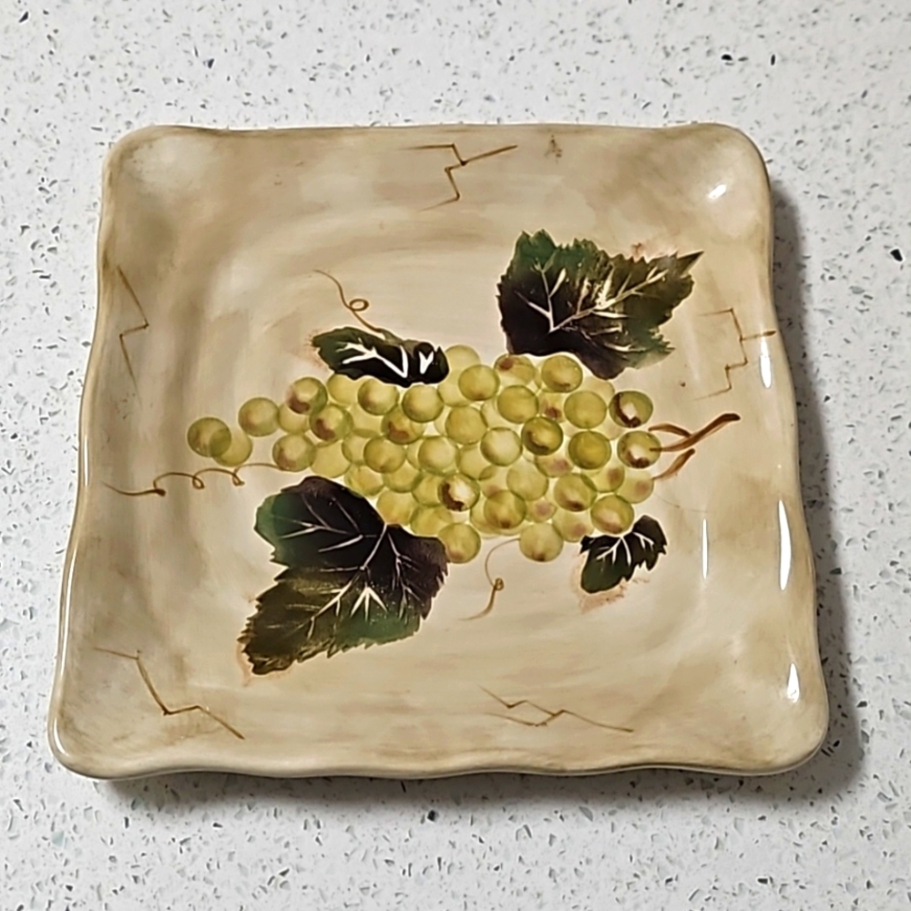 🍇Cabernet Hand Painted Collection PlateTabletops Unlimited